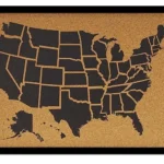 Tablero de anuncios de corcho con mapa de EE. UU. y marco negro