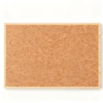 Tablero de anuncios de corcho natural con marco delgado en tono madera