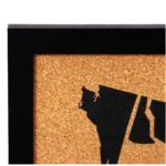 Tablero de anuncios de corcho con mapa de EE. UU. y marco negro