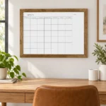 Calendario mensual con notas y marco café rústico – vista 2
