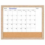 Calendario mensual con marco de madera natural y tira de corcho